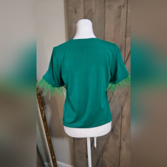 IF SHE LOVES Sunflower Basic t-shirt with ostrich Feathers in green. Size small - Picture 9 of 14